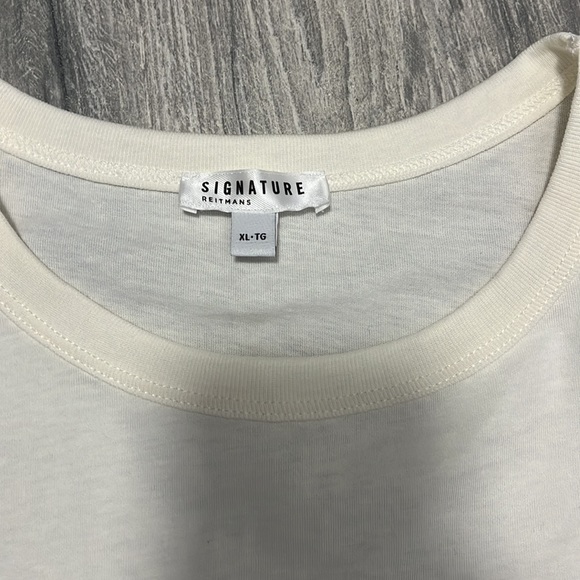 Reitmans T-shirt - Picture 2 of 2